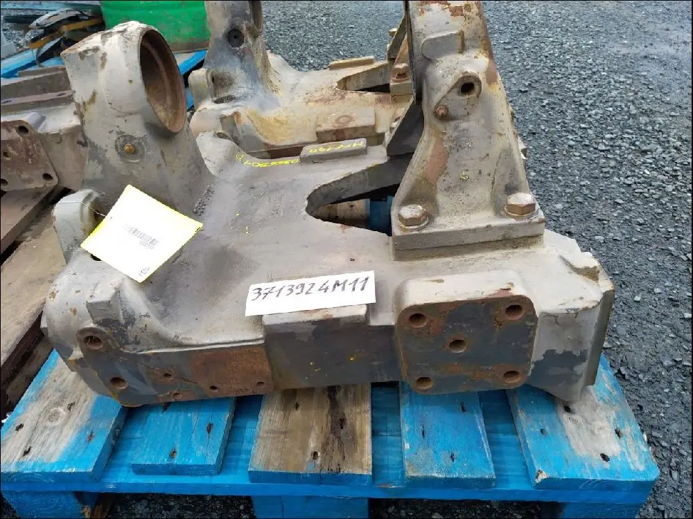 Pièce BERCEAU-BALANCIER PONT AV 4 RM pour MASSEY FERGUSON 6130