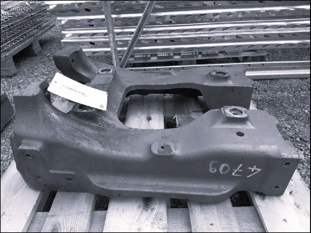 Pièce BERCEAU-BALANCIER PONT AV 4 RM pour MASSEY FERGUSON 4709