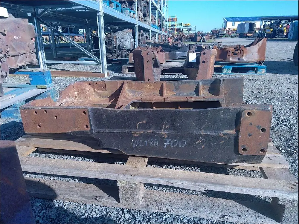 Pièce BERCEAU-BALANCIER PONT AV 4 RM pour VALTRA 700