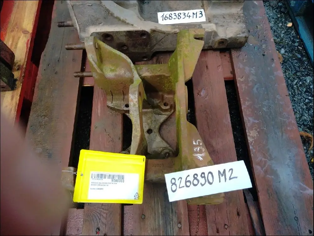 Pièce BERCEAU-BALANCIER PONT AV 2RM pour MASSEY FERGUSON 135