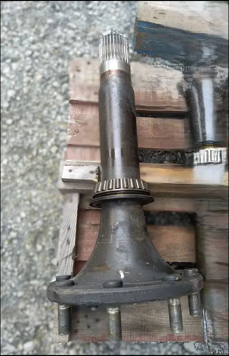 Pièce ARBRE DE ROUE PONT AR GAUCHE pour MASSEY FERGUSON 7620 DYNA 6