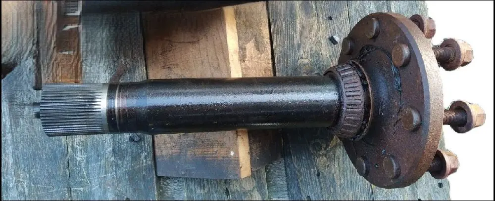 Pièce ARBRE DE ROUE PONT AR DROIT pour MASSEY FERGUSON 4709