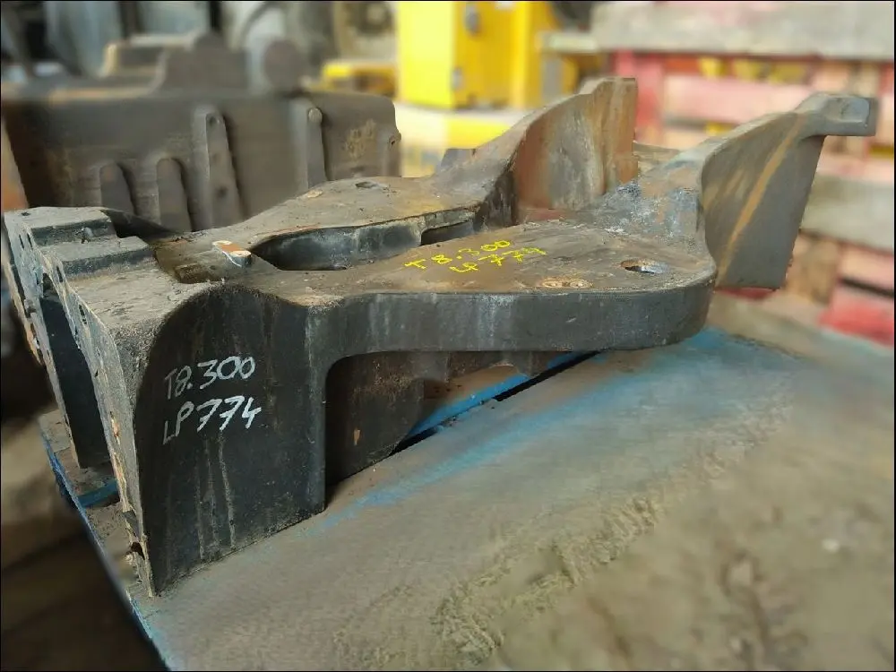 Pièce BERCEAU-BALANCIER PONT AV 4 RM pour NEW HOLLAND T8.300