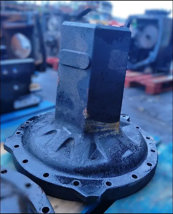 Pièce CARTER DE TROMPETTE NU PONT AR GAUCHE pour CASE IH MX220