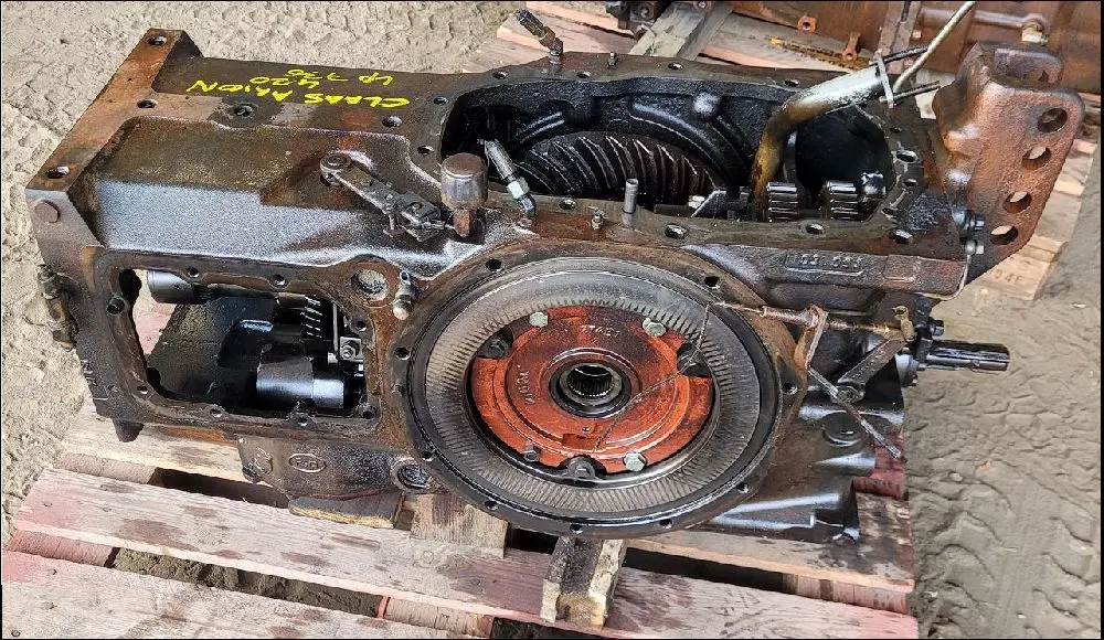 Pièce CARTER PONT AR NU pour CLAAS ARION 420