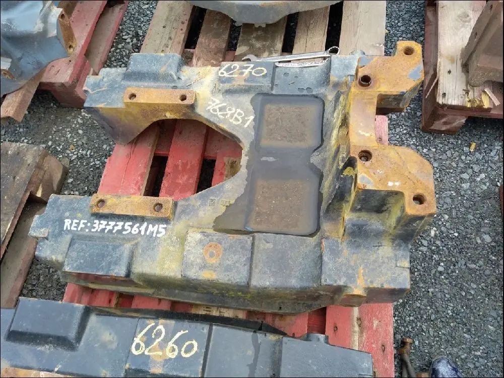 Pièce BERCEAU-BALANCIER PONT AV 4 RM pour MASSEY FERGUSON 6270