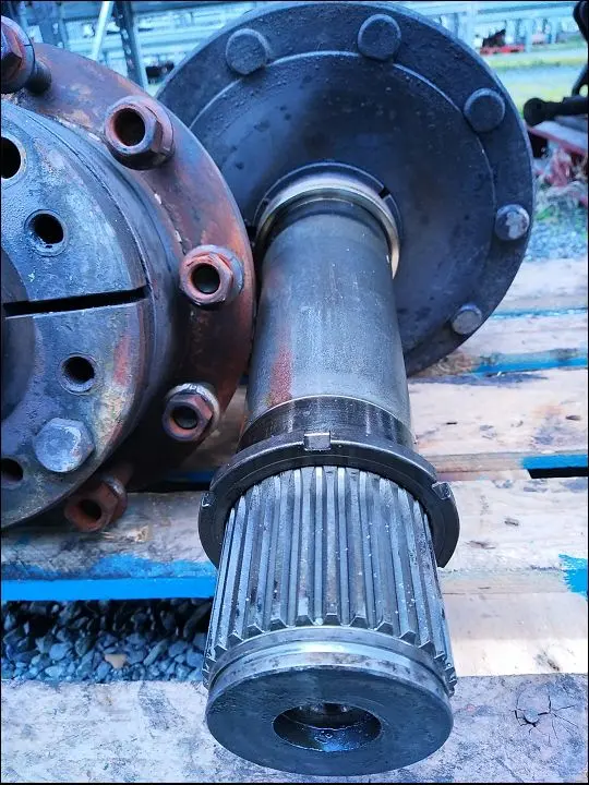 Pièce ARBRE DE ROUE PONT AR pour FENDT 930 VARIO