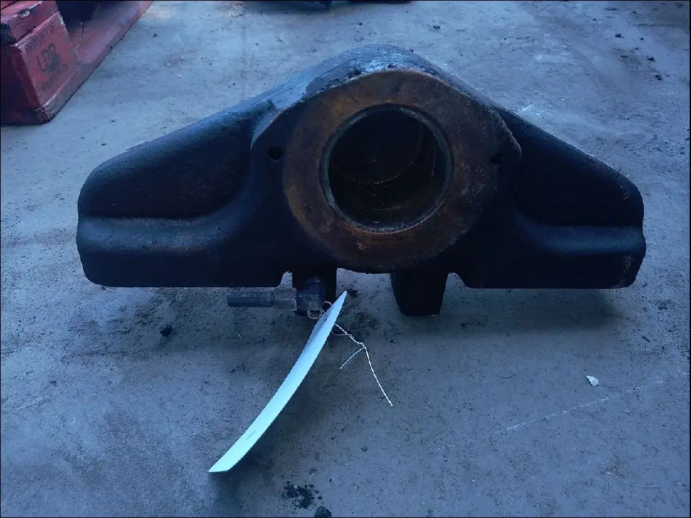 Pièce PALIER AVANT PONT AV 4RM pour VALTRA S 324