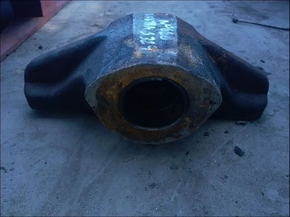 Pièce PALIER ARRIERE PONT AV 4RM pour VALTRA S 324