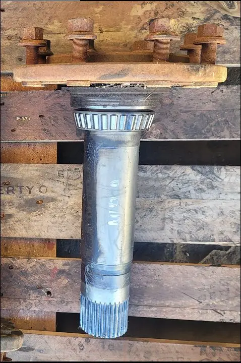 Pièce ARBRE DE ROUE PONT AR pour VALTRA T173