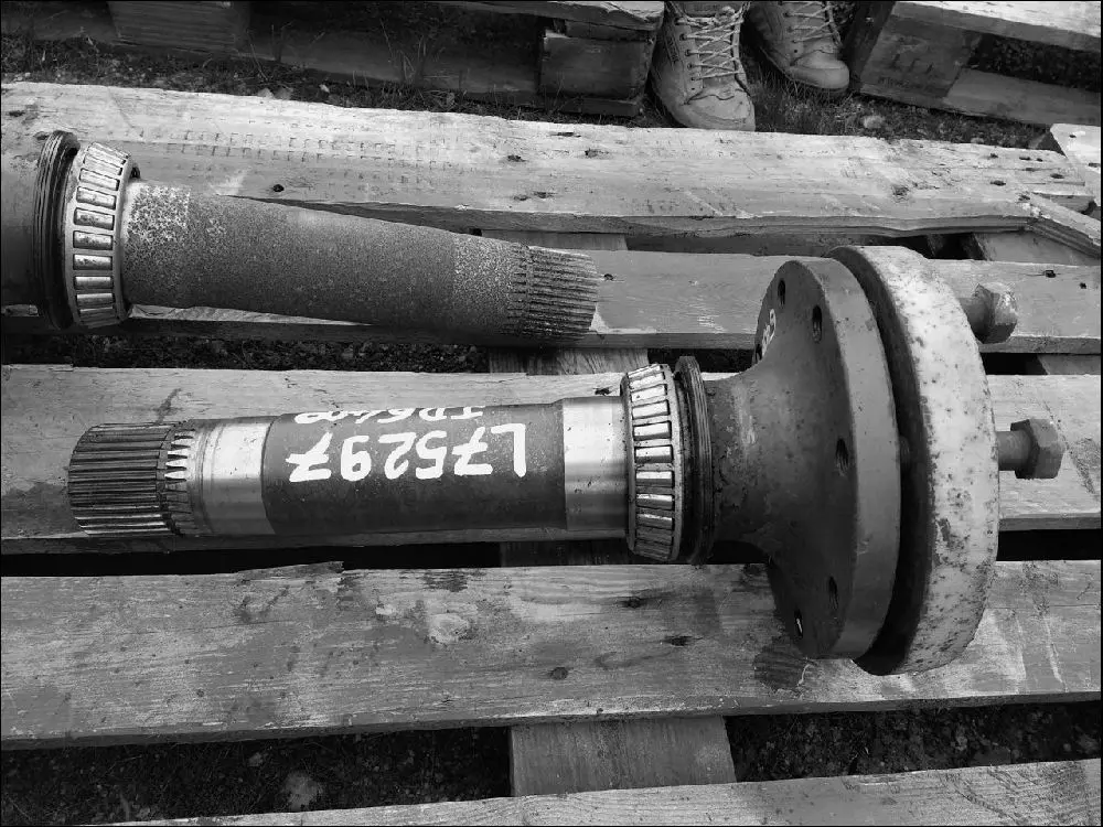 Pièce ARBRE DE ROUE PONT AR pour JOHN DEERE 6400