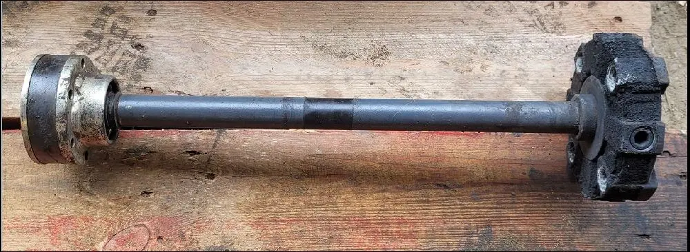 Pièce ARBRE PDF AVANT pour KUBOTA M7153