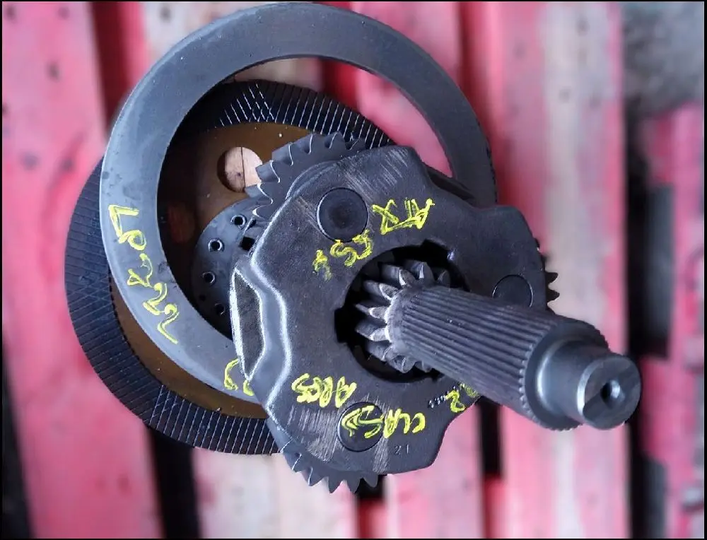 Pièce REDUCTEUR PONT AR pour CLAAS ARION 420