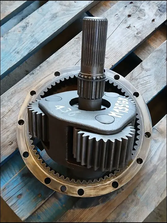 Pièce 2ÉME REDUCTEUR PONT ARRIERE pour KUBOTA M135GXS