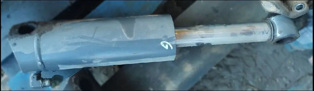 Pièce VERIN DE RELEVAGE AR GA pour KUBOTA M135GXS