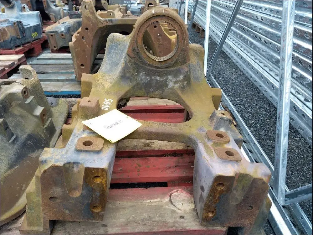 Pièce BERCEAU-BALANCIER PONT AV 4 RM pour MASSEY FERGUSON 5610