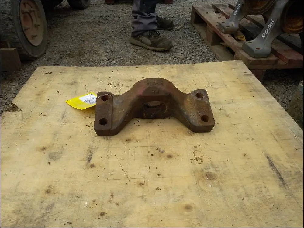 Pièce PALIER AVANT PONT AV 4RM pour MASSEY FERGUSON 6280