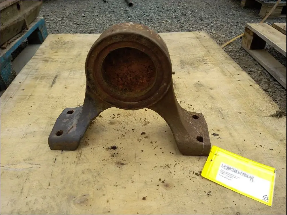 Pièce PALIER AVANT PONT AV 4RM pour MASSEY FERGUSON 5610