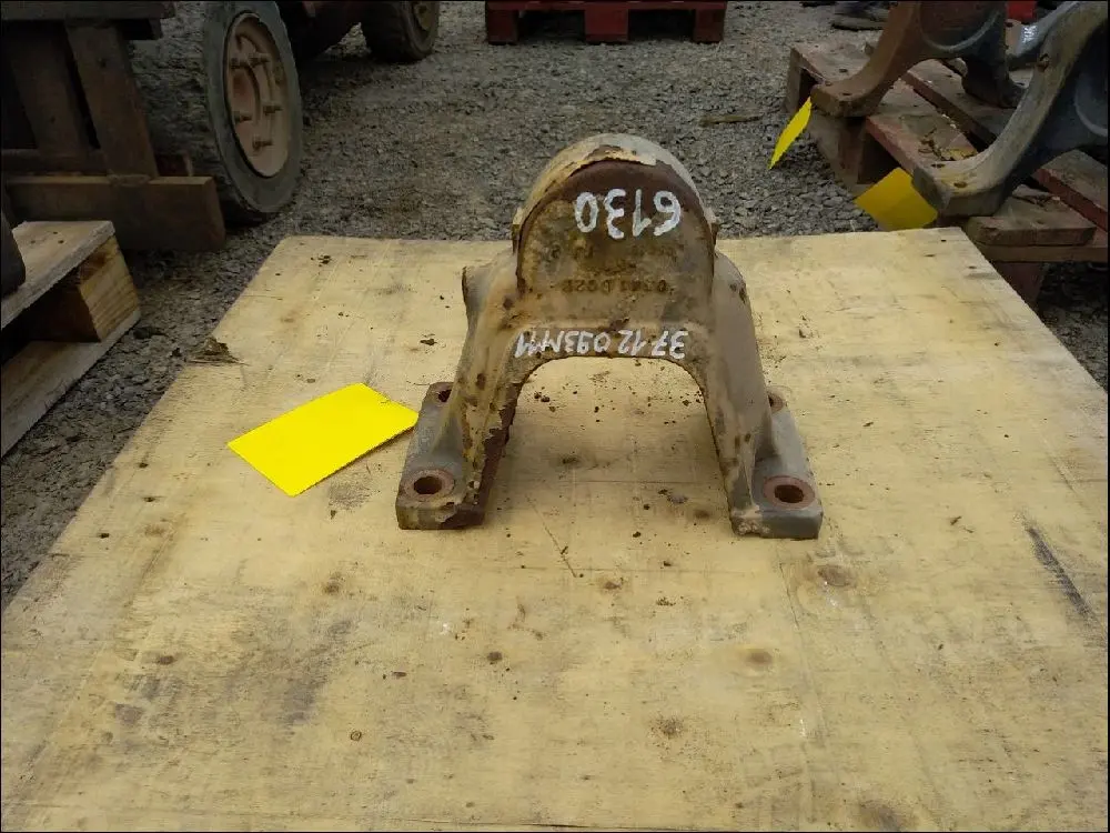 Pièce PALIER AVANT PONT AV 4RM pour MASSEY FERGUSON 6130