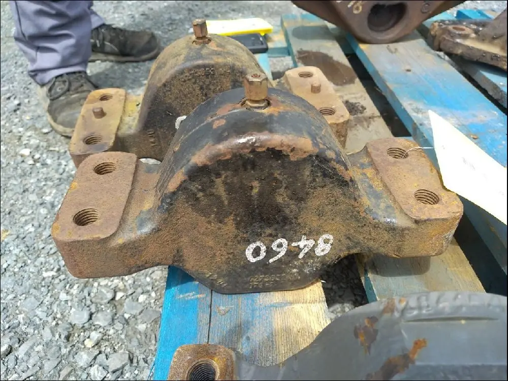 Pièce PALIER AVANT PONT AV 4RM pour MASSEY FERGUSON 8460