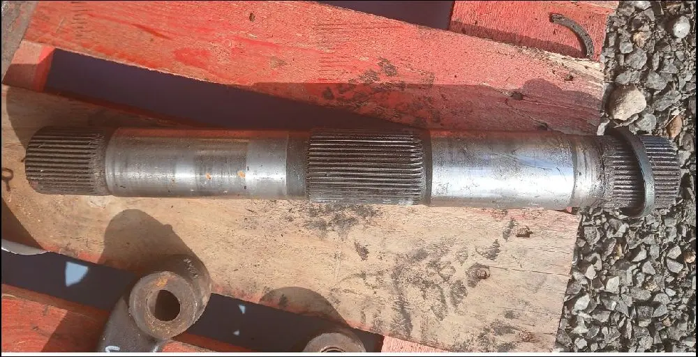 Pièce ARBRE SUPERIEUR DE RELEVAGE pour FIAT F100DT WINNER