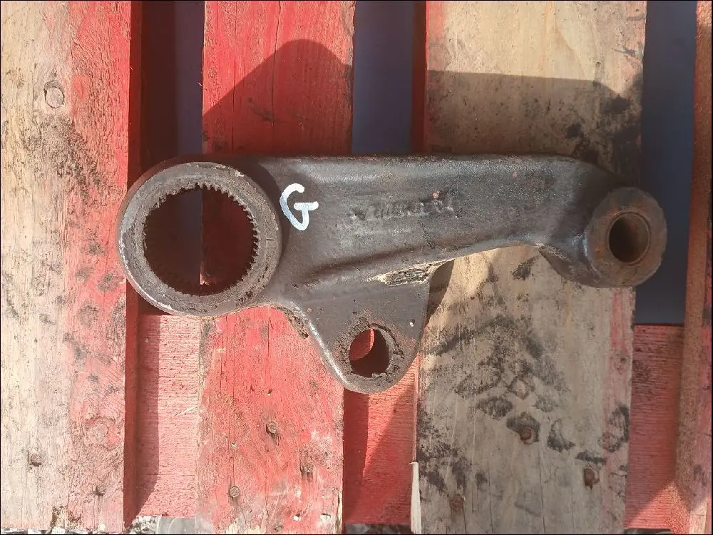 Pièce BRAS SUPERIEUR DE RELEVAGE DROIT pour FIAT F100DT WINNER