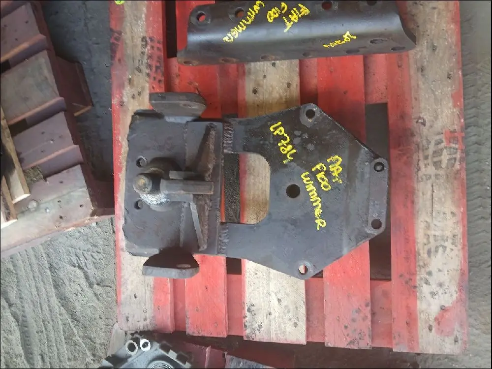 Pièce SUPPORT PITON BAS ECHELLE pour FIAT F100DT WINNER