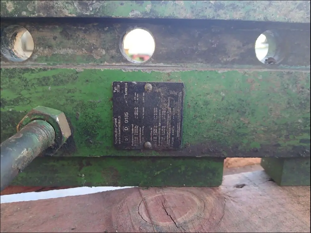 Pièce ECHELLE pour JOHN DEERE 6130M