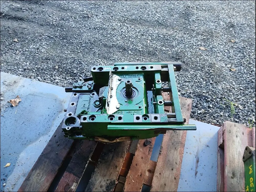 Pièce CARTER DE PDF pour JOHN DEERE 6130M