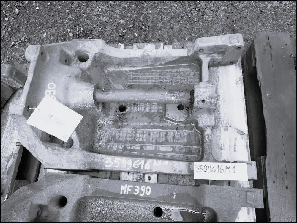 Pièce BERCEAU-BALANCIER PONT AV 2RM pour MASSEY FERGUSON 590