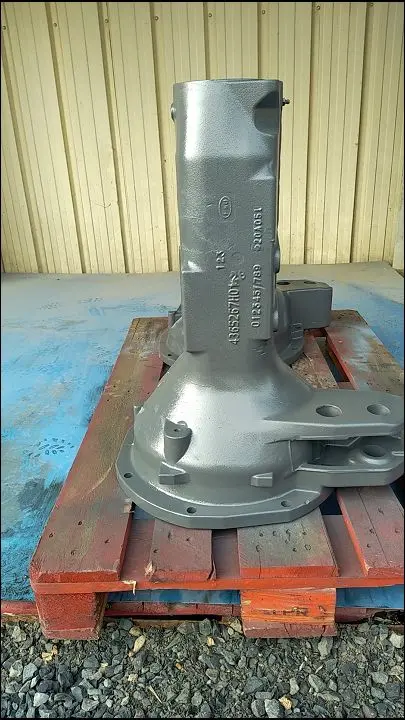 Pièce CARTER DE TROMPETTE NU PONT AR DROIT pour CLAAS ARION 510
