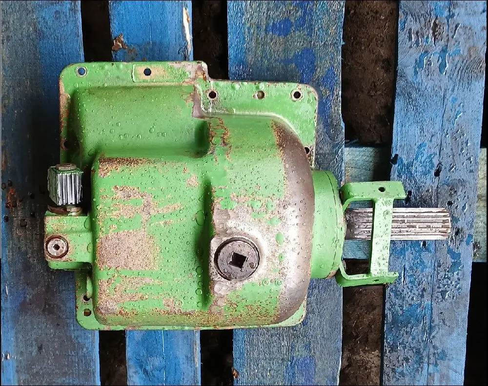 Pièce BOITE DE TRANSFERT pour JOHN DEERE 6300R 4RM