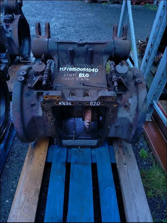 Pièce CARTER PONT AR NU pour FENDT 820 VARIO