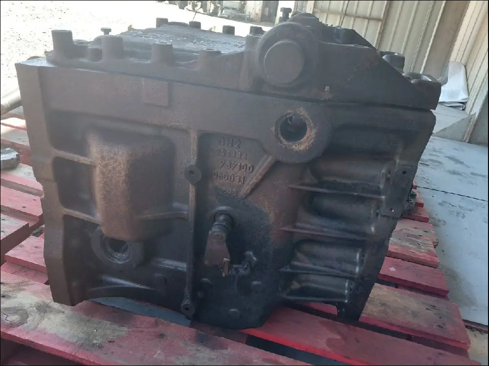Pièce CARTER EMBRAYAGE BV pour MASSEY FERGUSON 7620 DYNA VT