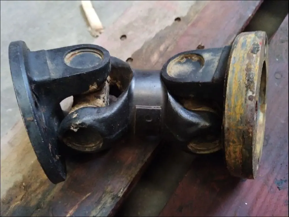 Pièce ARBRE DE TRANSMISSION pour JOHN DEERE 6420