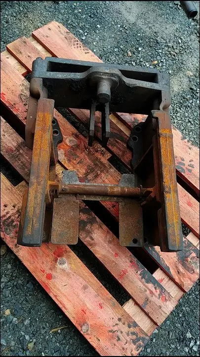 Pièce ECHELLE pour CLAAS ARES 816 RZ