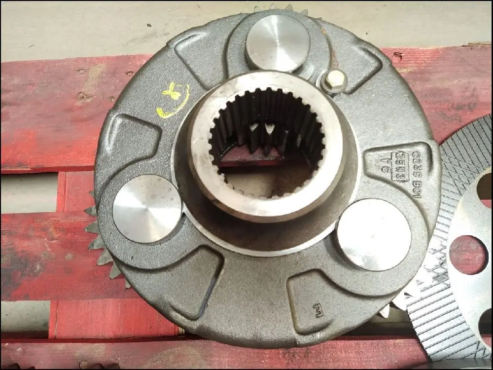 Pièce 2ÉME REDUCTEUR PONT ARRIERE pour RENAULT ARES 816 RZ