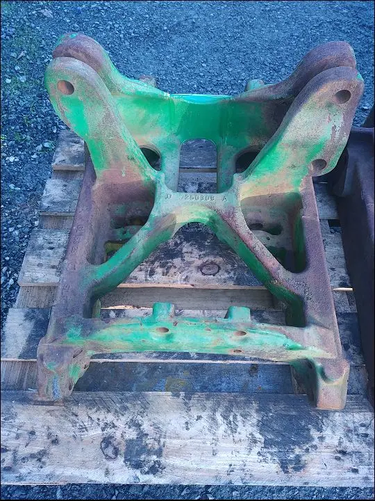 Pièce BERCEAU-BALANCIER PONT AV 4 RM pour JOHN DEERE 6330