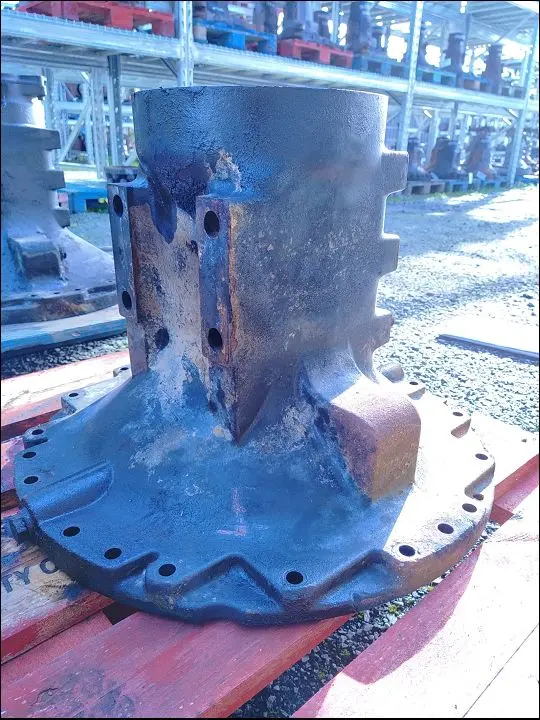 Pièce CARTER DE TROMPETTE NU pour MASSEY FERGUSON 8460
