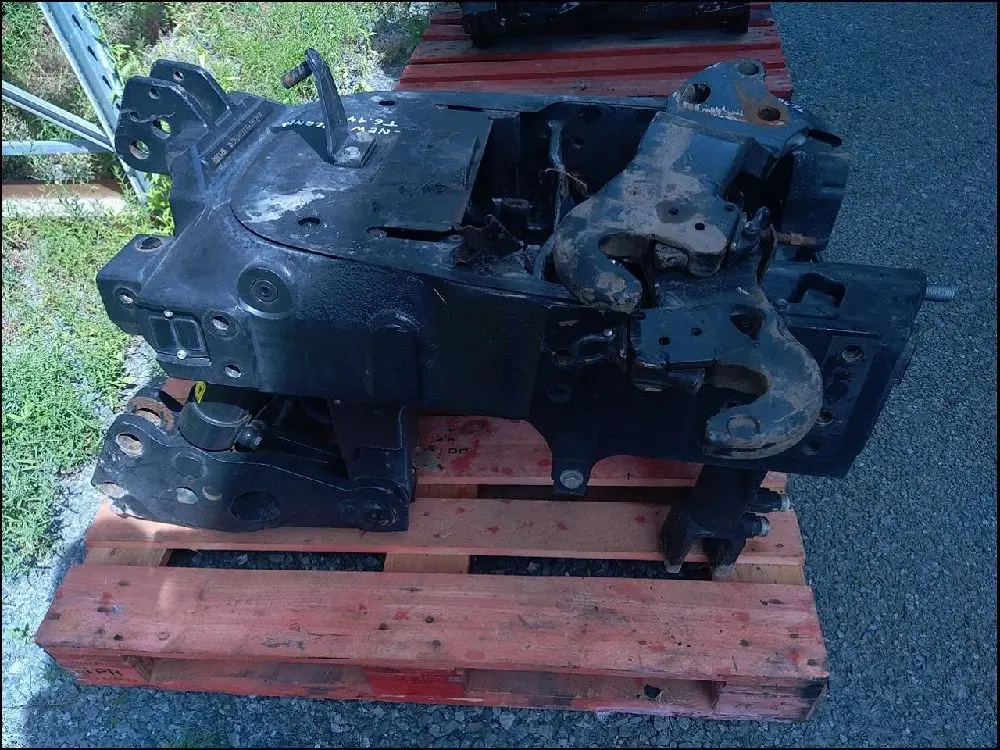 Pièce BERCEAU-BALANCIER PONT AV 4 RM pour NEW HOLLAND T6.145