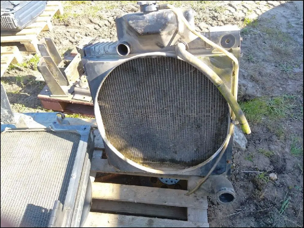 Pièce RADIATEUR DE REFROIDISSEMENT pour CLAAS CELTIS 446RX