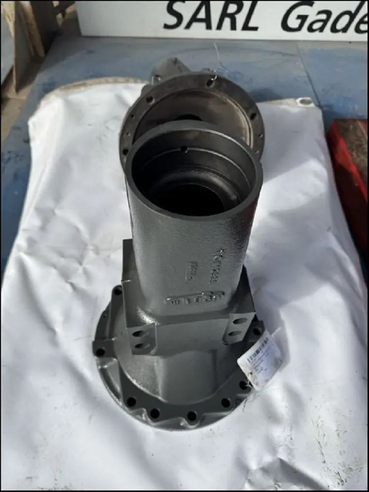 Pièce CARTER DE TROMPETTE NU PONT AR GAUCHE pour MASSEY FERGUSON 5S.135