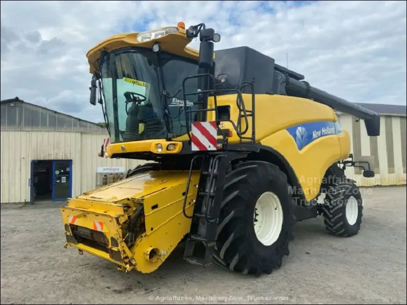Véhicule NEWHOLLAND CR9090