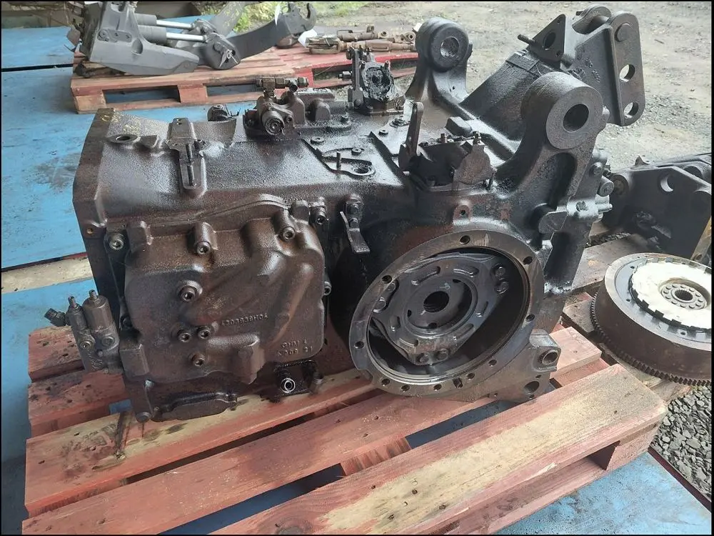 Pièce CARTER PONT AR NU pour MASSEY FERGUSON 5S.135