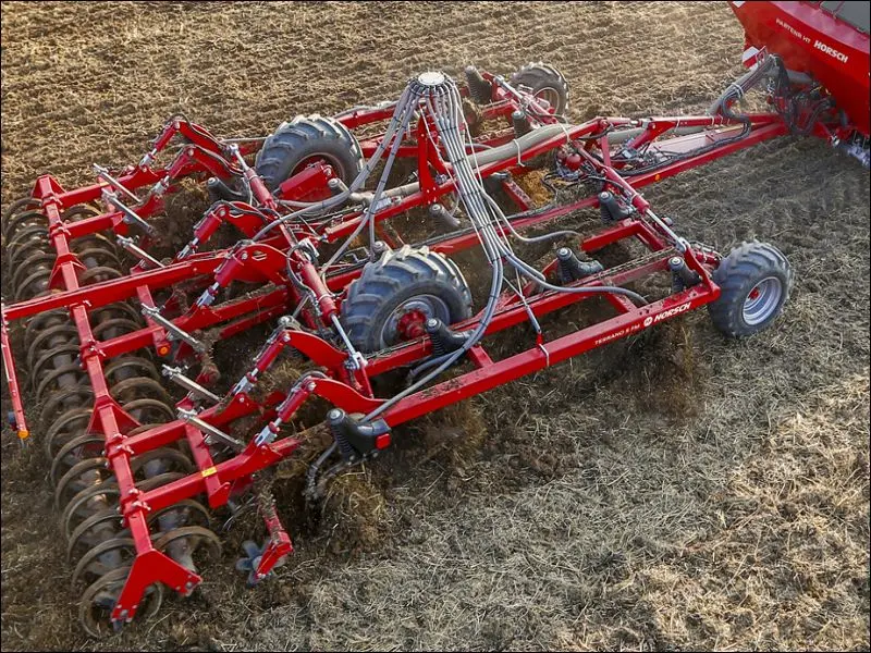 Véhicule HORSCH TERRANO 6 FM