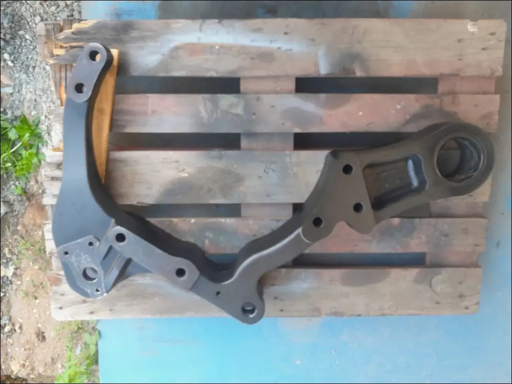 Pièce SUPPORT GAUCHE BRAS INF.RELEVAGE pour CASE IH MX285
