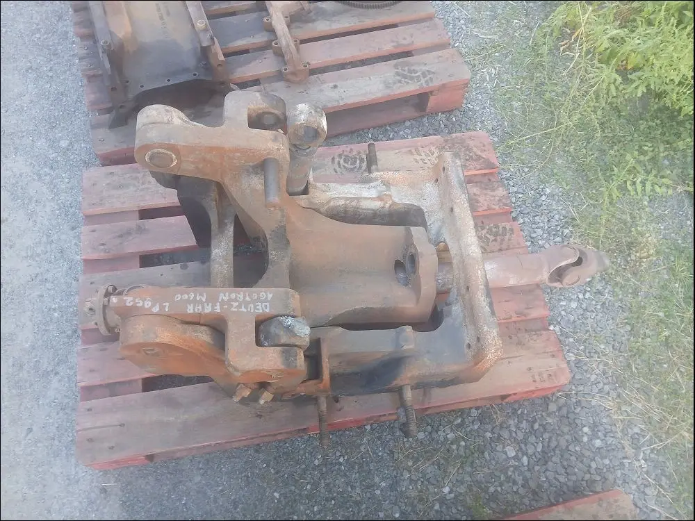 Pièce BERCEAU-BALANCIER PONT AV 4 RM pour DEUTZ-FAHR AGROTRON M600