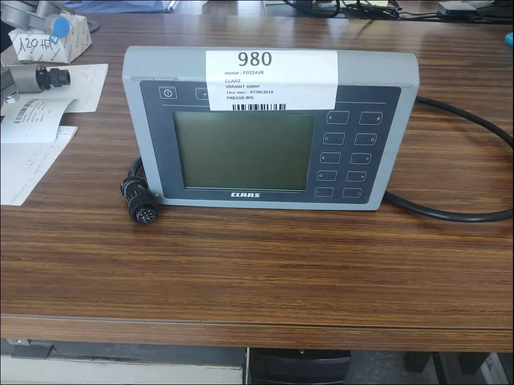 Pièce TERMINAL DE COMMANDE pour CLAAS VARIANT 480RF