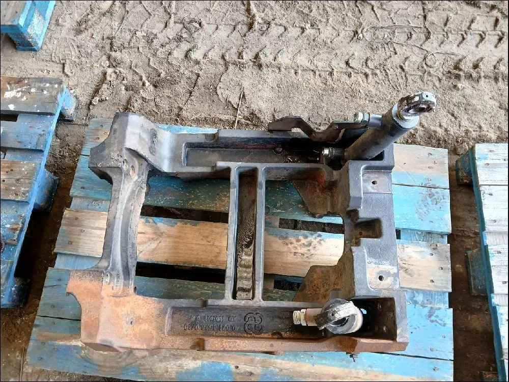 Pièce BERCEAU-BALANCIER PONT AV 4 RM pour DEUTZ-FAHR AGROTRON 6165.4RCS