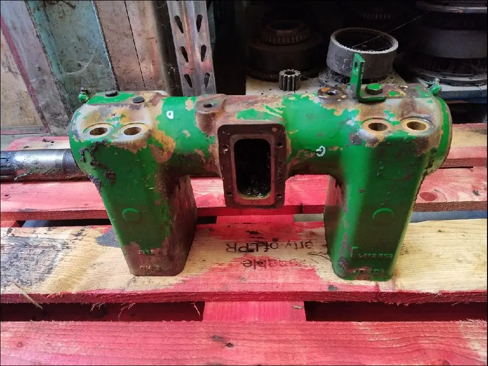 Pièce CARTER DE RELEVAGE pour JOHN DEERE 6420